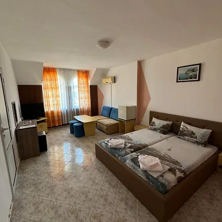 Laguna - 招待所 3*