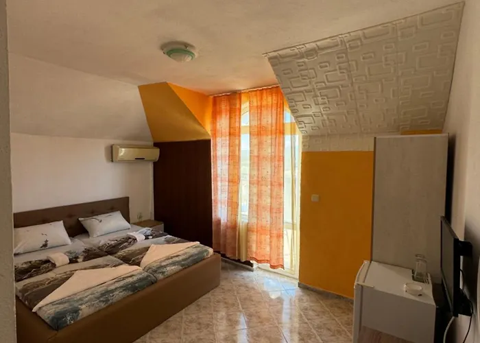 Laguna - Pensión 3*